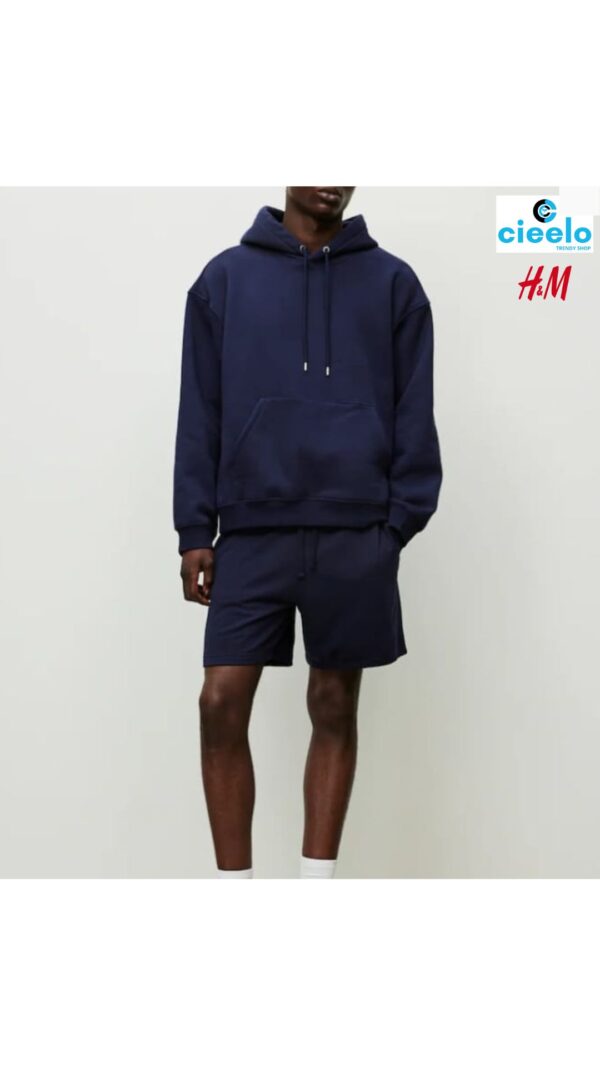 Sudadera H&M con Capucha Holgada – Estilo y Comodidad