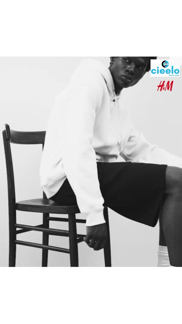 Sudadera H&M con Capucha Holgada – Estilo y Comodidad