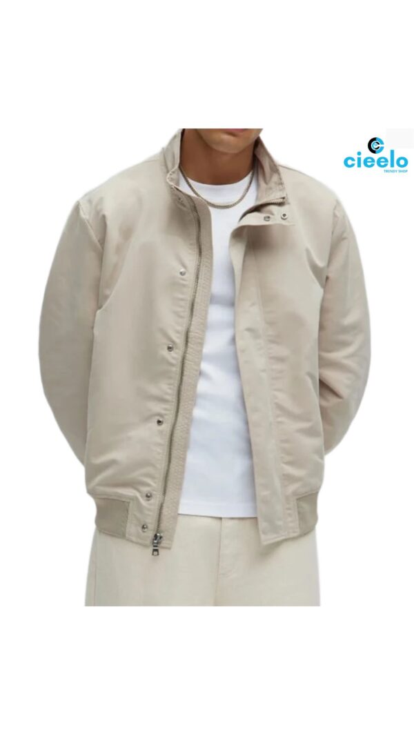 Chaqueta Quite Unique Service - Elegancia y Comodidad