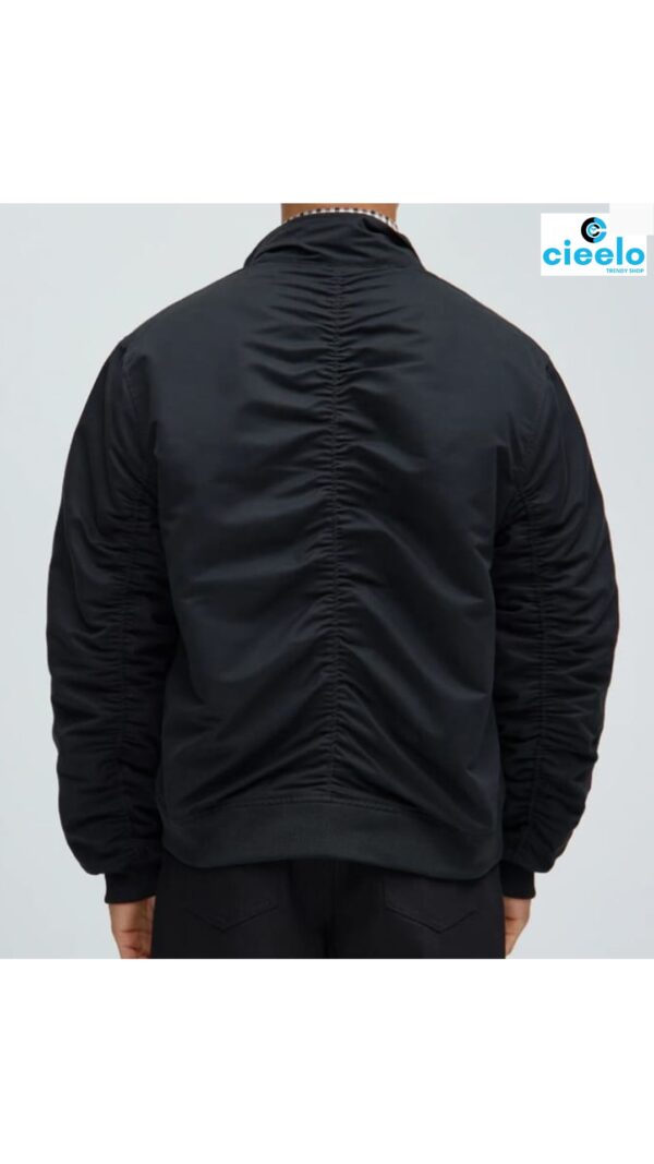 Chaqueta Quite Unique Service - Elegancia y Comodidad