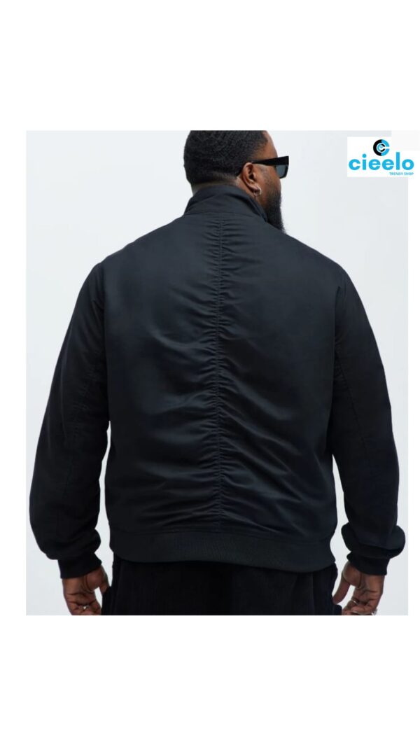 Chaqueta Quite Unique Service - Elegancia y Comodidad
