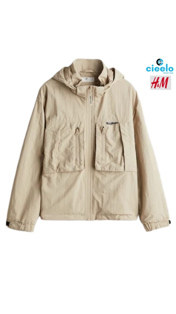 Chaqueta impermeable con capucha desmontable