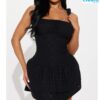 Minivestido Negro con Ojales Taya – Elegancia y Estilo