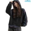Sudadera Oversize Mujer – Capucha Negra con Rayas Grafiti Coloridas