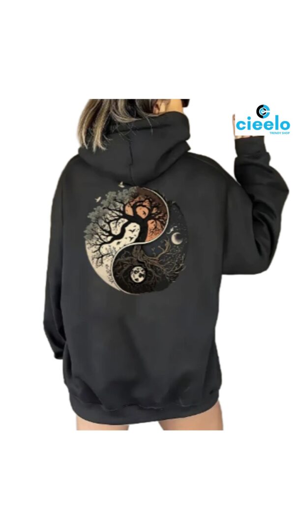 🌟 Sudadera con luna y árbol – Estilo místico y comfy