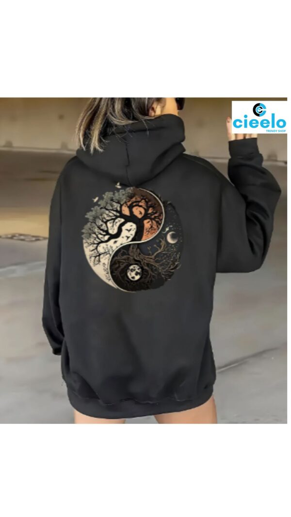 🌟 Sudadera con luna y árbol – Estilo místico y comfy