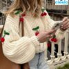 Suéter de cerezas – Estilo cute y relajado para tu día a día