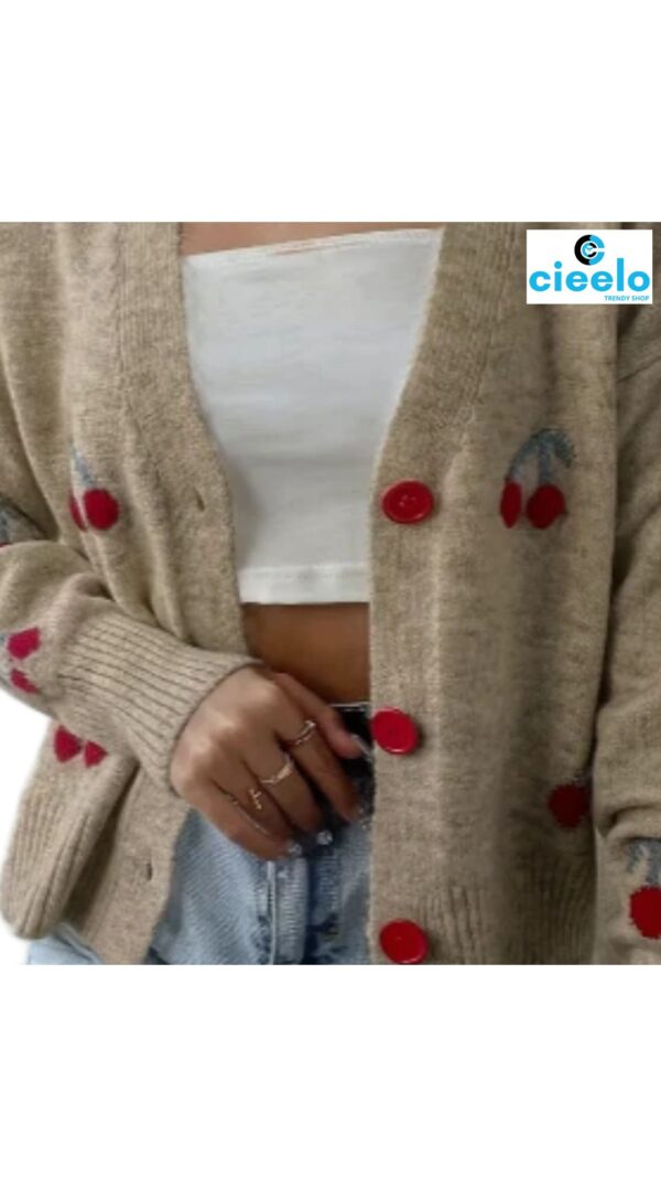 Cárdigan con cerezas – Estilo casual y dulce para el frío