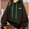Sudadera con capucha mujer – Estilo urbano en negro y verde