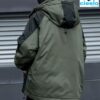 Chaqueta Cortavientos Hombre – Verde y Negro con Capucha