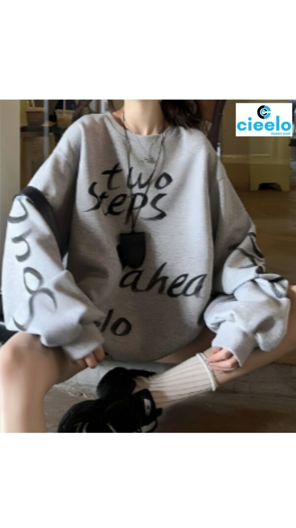 Sudadera Gráfica “Dos Ojos Me Aman” – Estilo Urbano y Cómodo