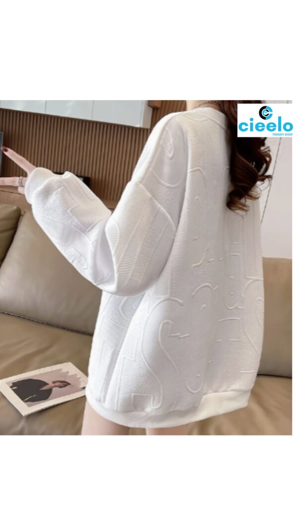 Sudadera Mujer con Corazón – Estilo Gráfico Chic