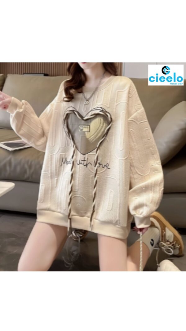 Sudadera Mujer con Corazón – Estilo Gráfico Chic