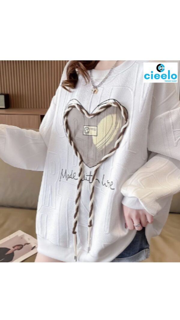 Sudadera Mujer con Corazón – Estilo Gráfico Chic