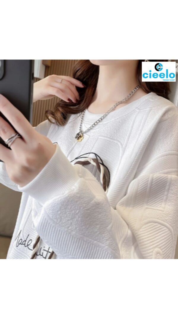 Sudadera Mujer con Corazón – Estilo Gráfico Chic