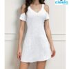 Vestido corto de encaje – Capas y hombros al descubierto