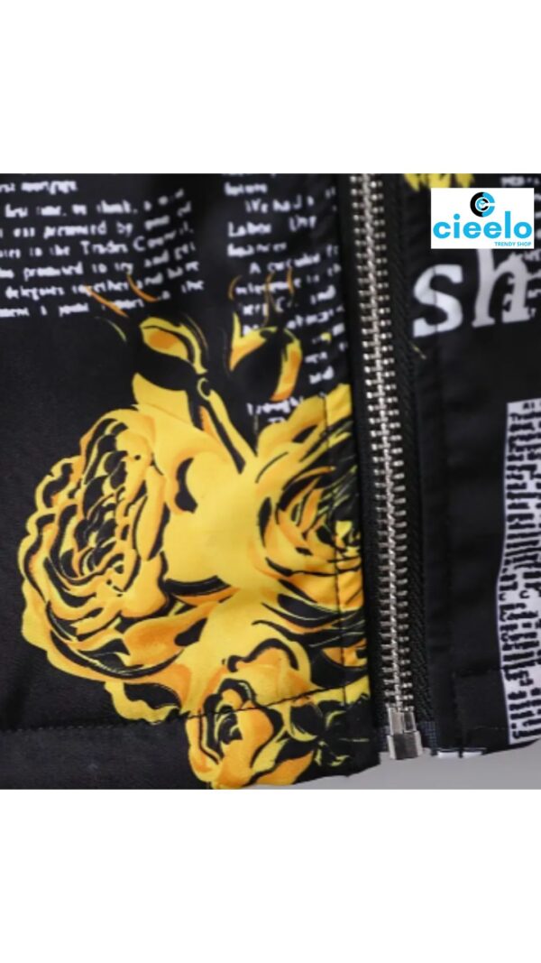 Chaqueta Larga Grafiti con Capucha – Forro de Terciopelo