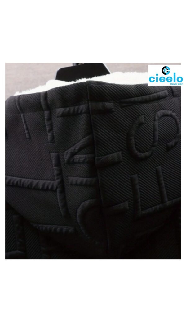 Sudadera Polar con Capucha y Letras – Estilo Casual Masculino
