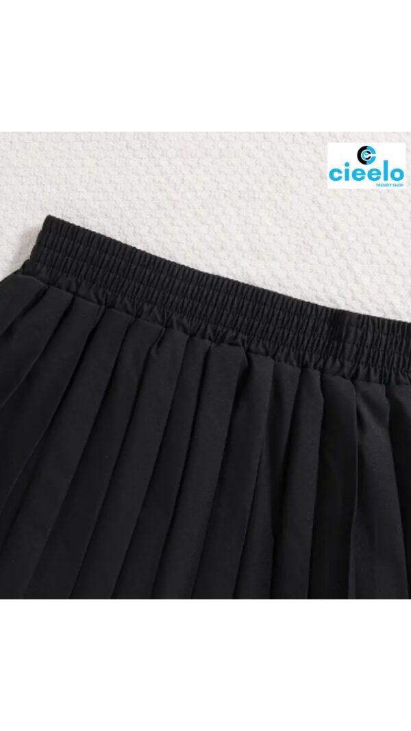 Conjunto Varsity Conejo + Falda – Cute & Cool 2 piezas