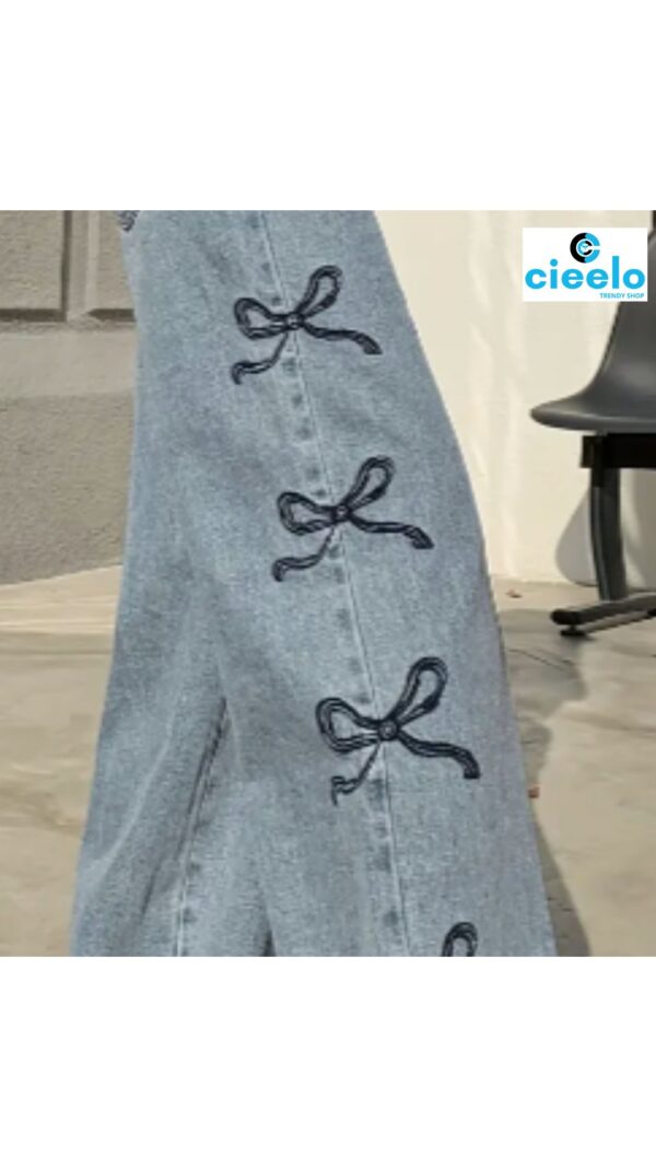 Jeans Y2K con Lazo Bordado – Estilo Vintage Cómodo