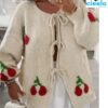 Suéter con Estampado de Cerezas y Lazo – Dulce y Casual