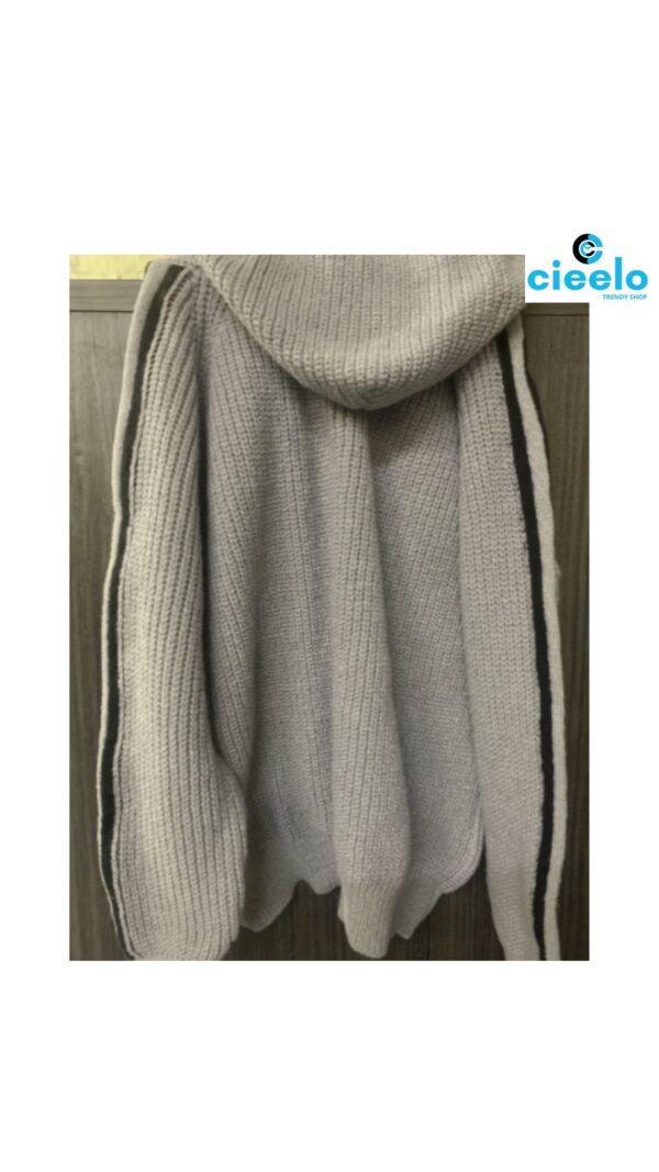Chaqueta con capucha mujer – Color block con estilo chic