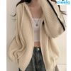 Chaqueta con capucha mujer – Color block con estilo chic
