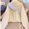 Chaqueta Blanca con Capucha – Elegancia Casual para Primavera